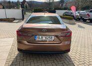 Toyota Camry Sedan / Limuzína 2,5 l 137 kw
