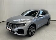 Volkswagen Touareg 1