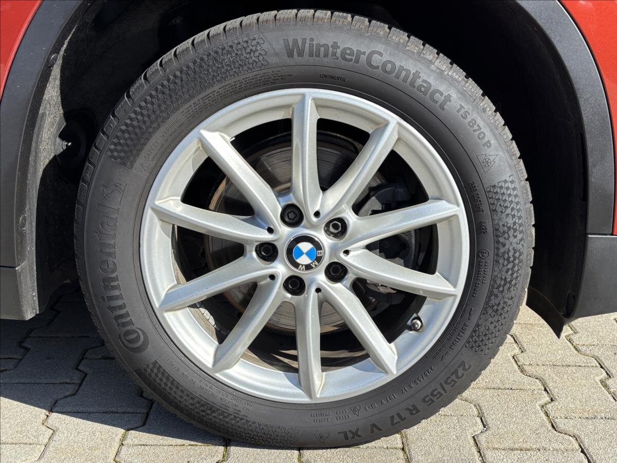 BMW X1 Kombi 1,5 l 100 kw
