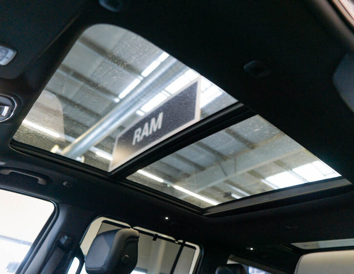 Jeep Wagoneer SUV / Terénní 5,7 l 292 kw