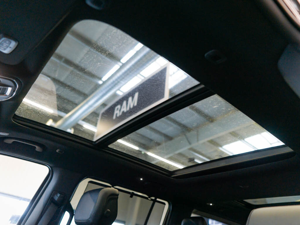 Jeep Wagoneer SUV / Terénní 5,7 l 292 kw