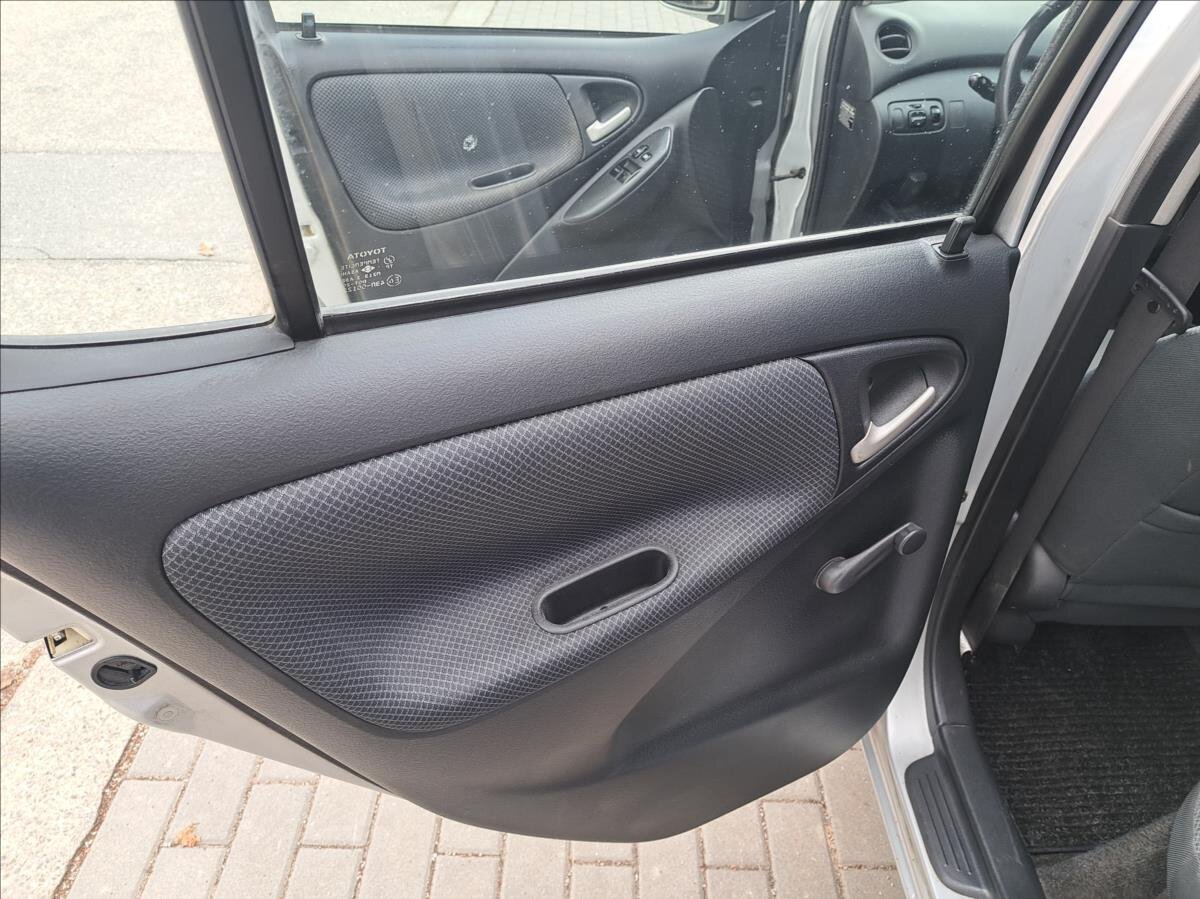 Toyota Yaris Hatchback 1,4 l 55 kw