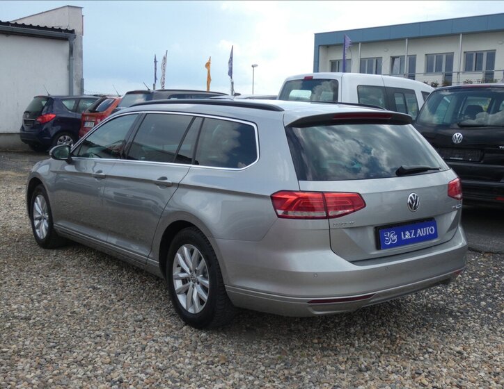 Volkswagen Passat Kombi 1,4 l 92 kw
