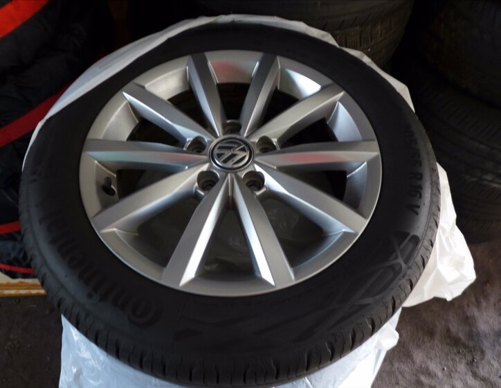 Volkswagen Golf Sportsvan Kombi 1,2 l 81 kw