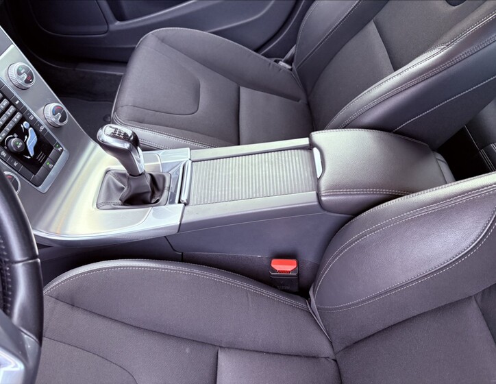 Volvo V60 13