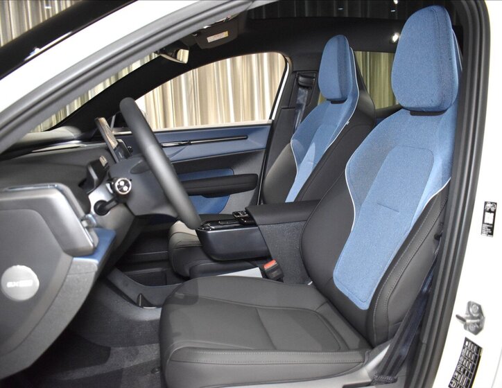 Volvo EX30 SUV 0,0 200 kw