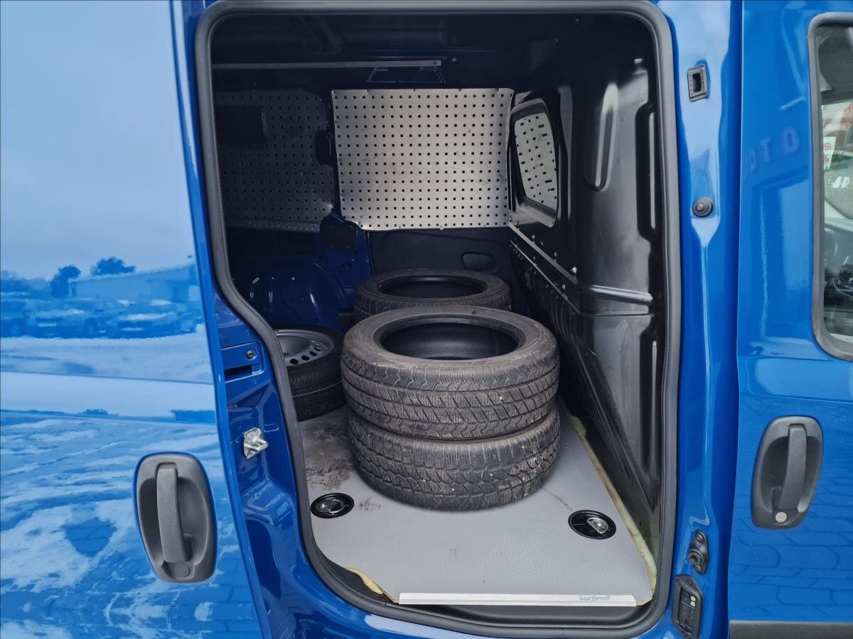 Fiat Dobló cargo Skříň 1,4 l 88 kw