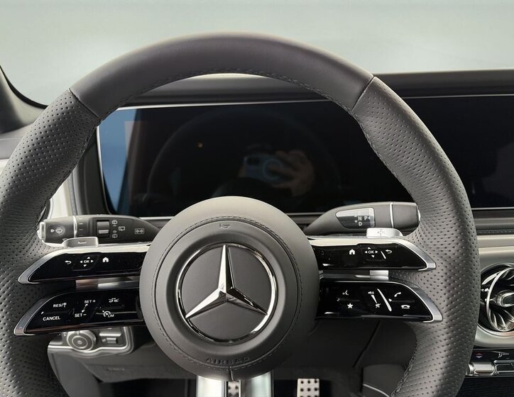 Mercedes-Benz Třídy G SUV / Terénní 0,0 432 kw