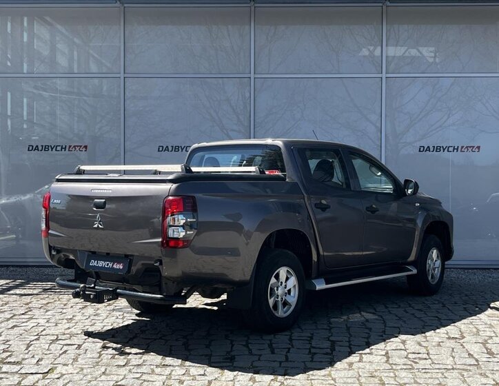 Mitsubishi L200 Pick-up 2,3 l 110 kw