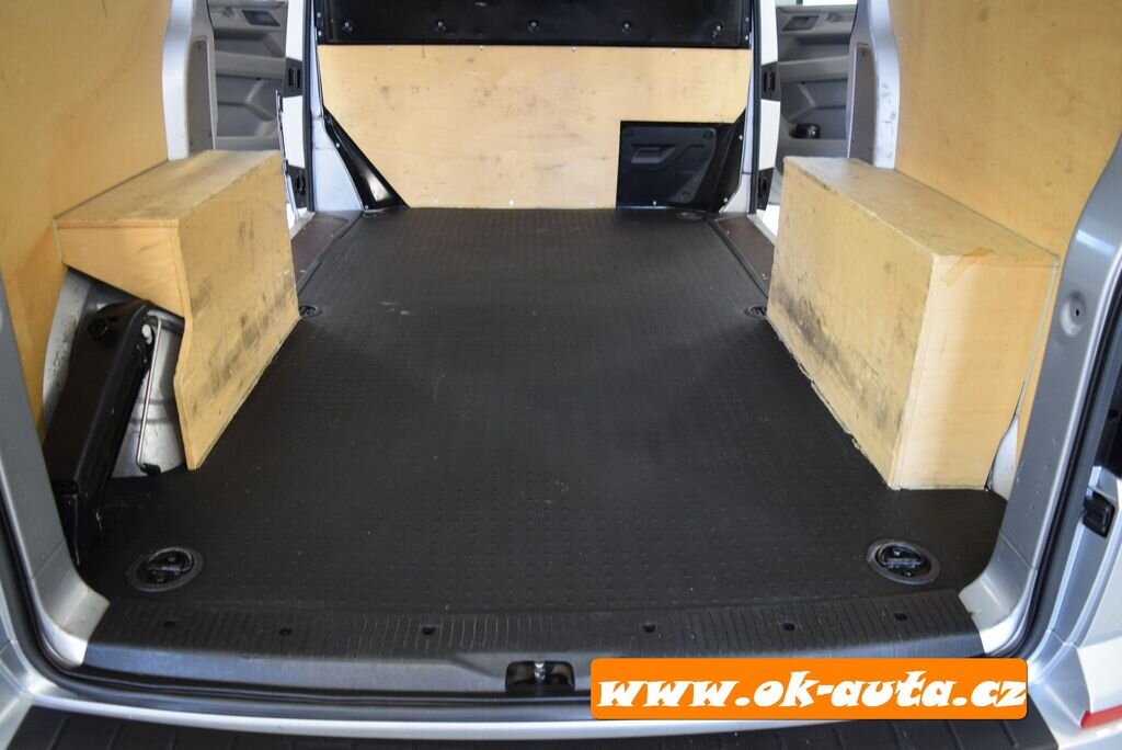 Volkswagen Transporter Skříň 0,0 110 kw