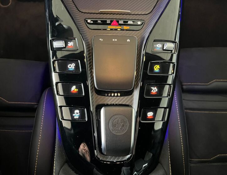 Mercedes-Benz AMG GT 18