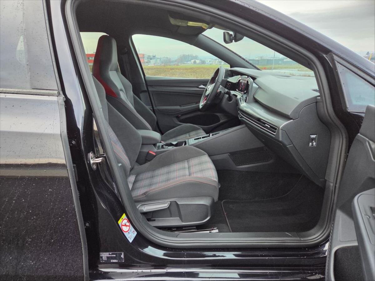 Volkswagen Golf Hatchback 2,0 l 180 kw