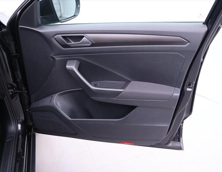 Volkswagen T-Roc SUV / Terénní 999,0 85 kw