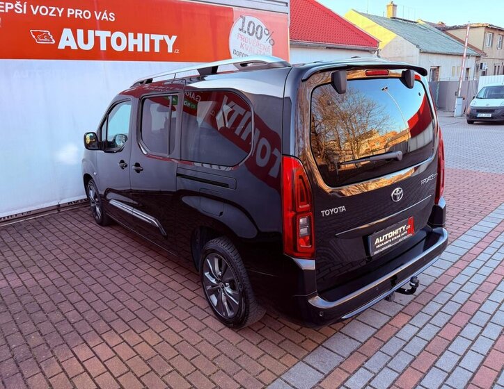 Toyota ProAce Kombi 1,5 l 96 kw