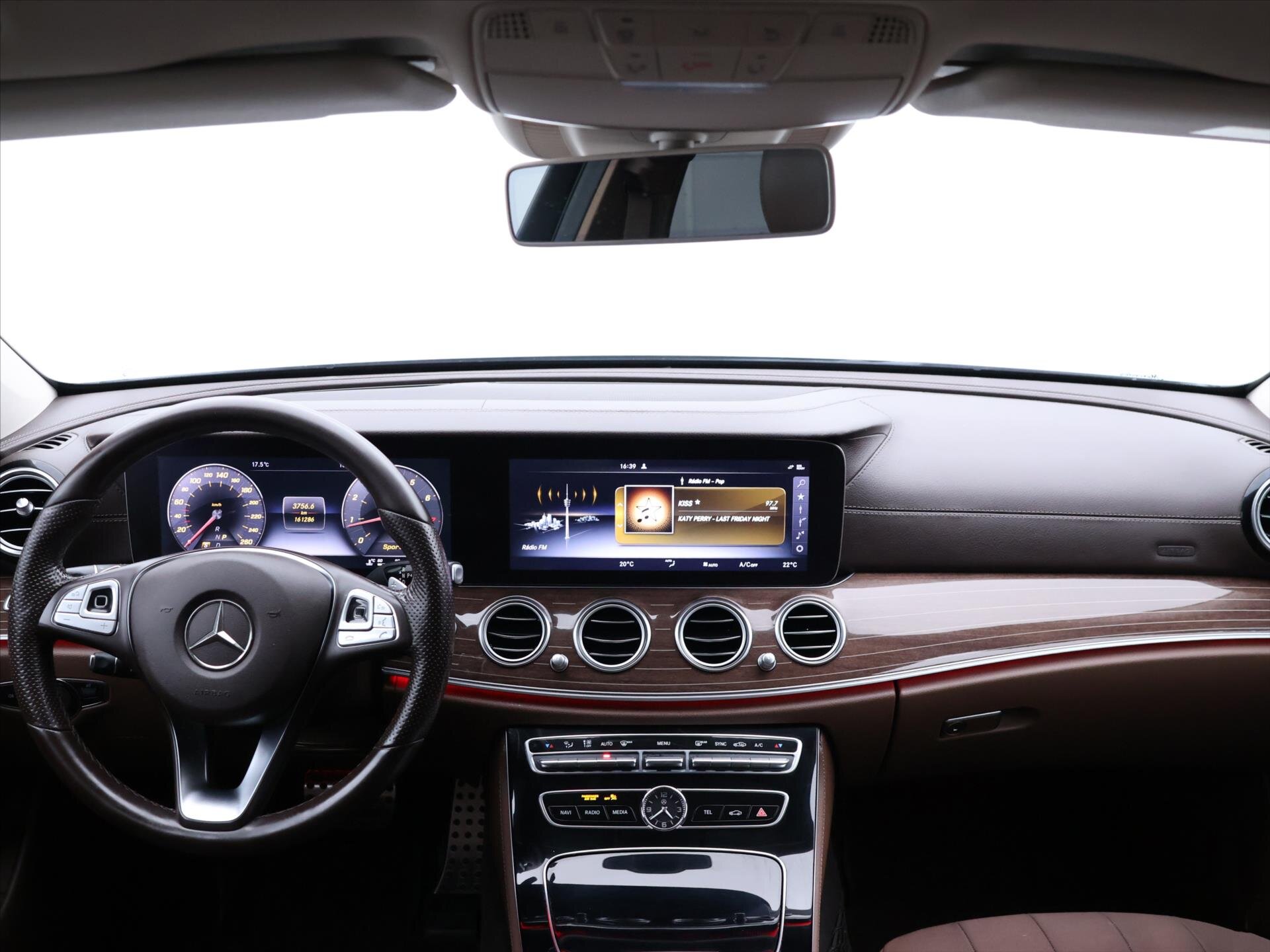 Mercedes-Benz Třídy E Sedan / Limuzína 2,0 l 135 kw