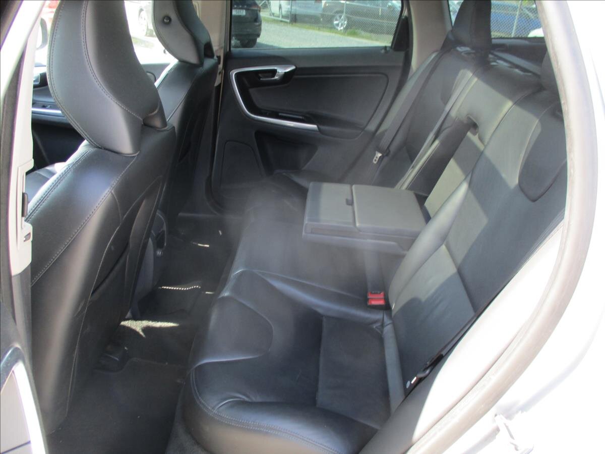 Volvo XC60 SUV 2,4 l 133 kw