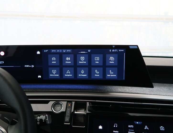 Peugeot 5008 SUV 1,2 l 100 kw