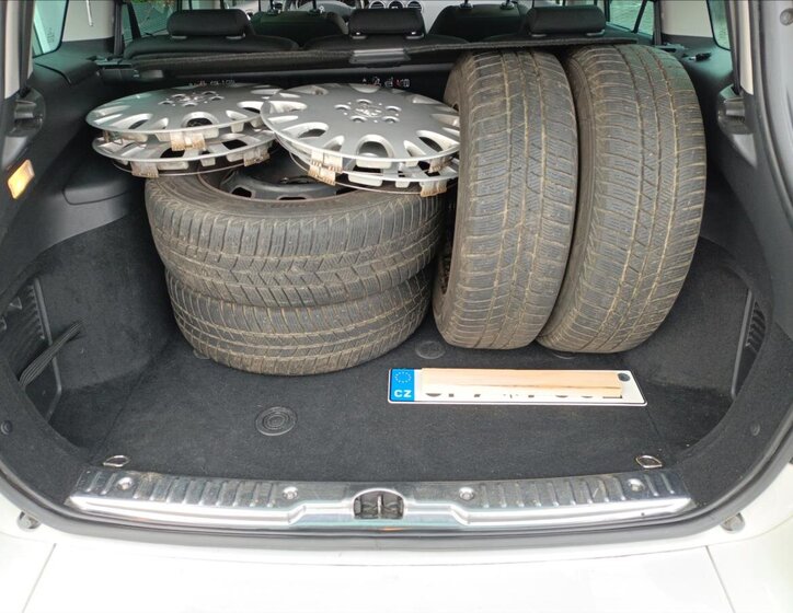 Peugeot 308 Kombi 1,6 l 686 kw