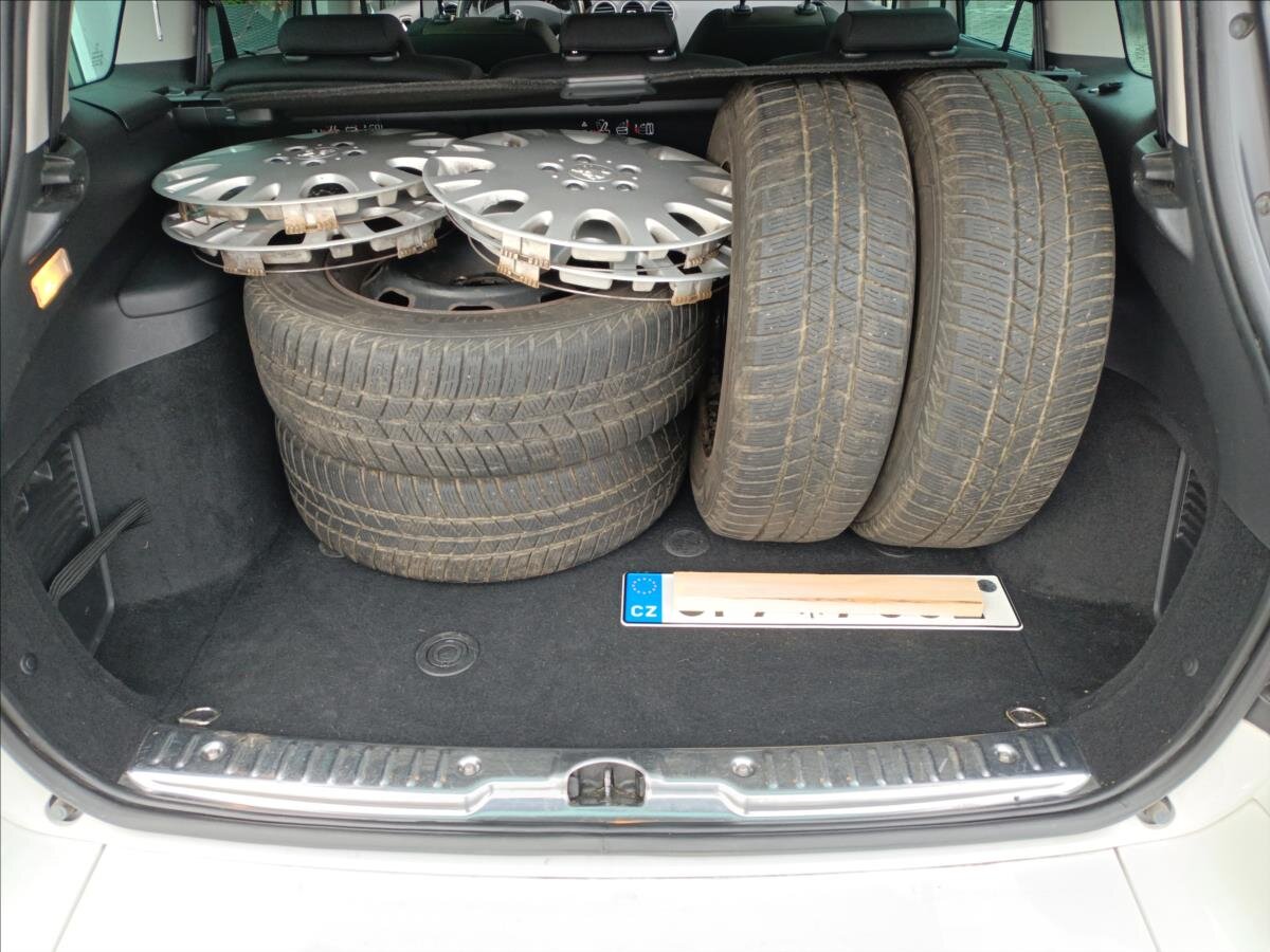 Peugeot 308 Kombi 1,6 l 686 kw