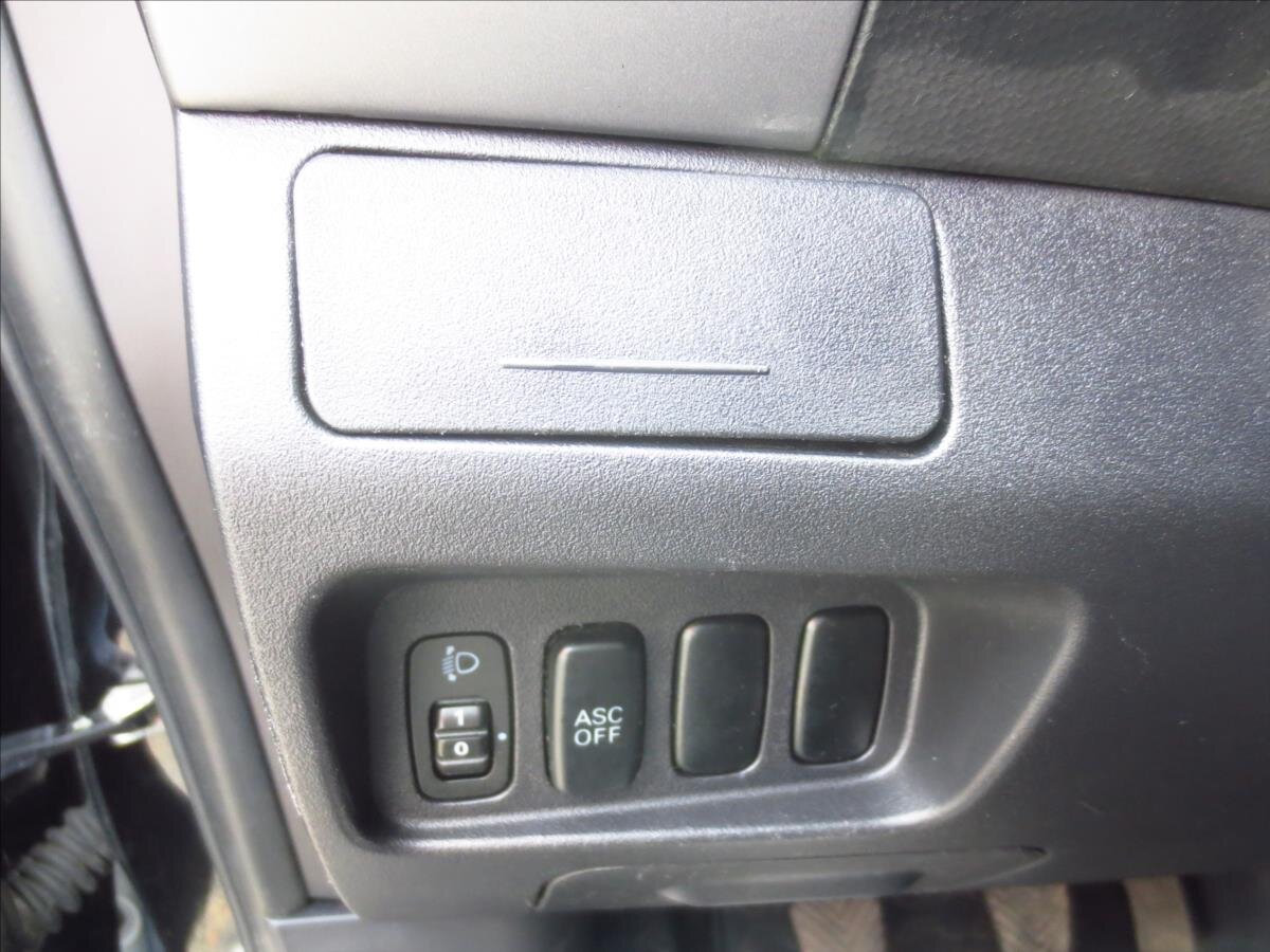 Mitsubishi Outlander SUV / Terénní 2,4 l 125 kw