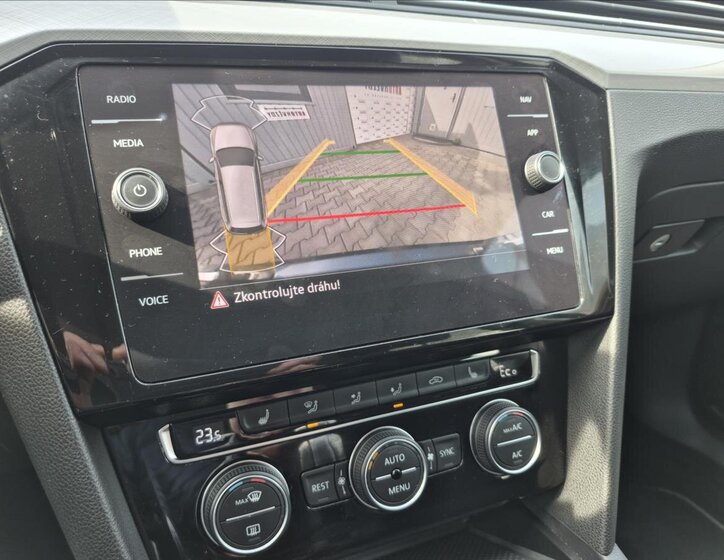 Volkswagen Passat Kombi 1,4 l 160 kw