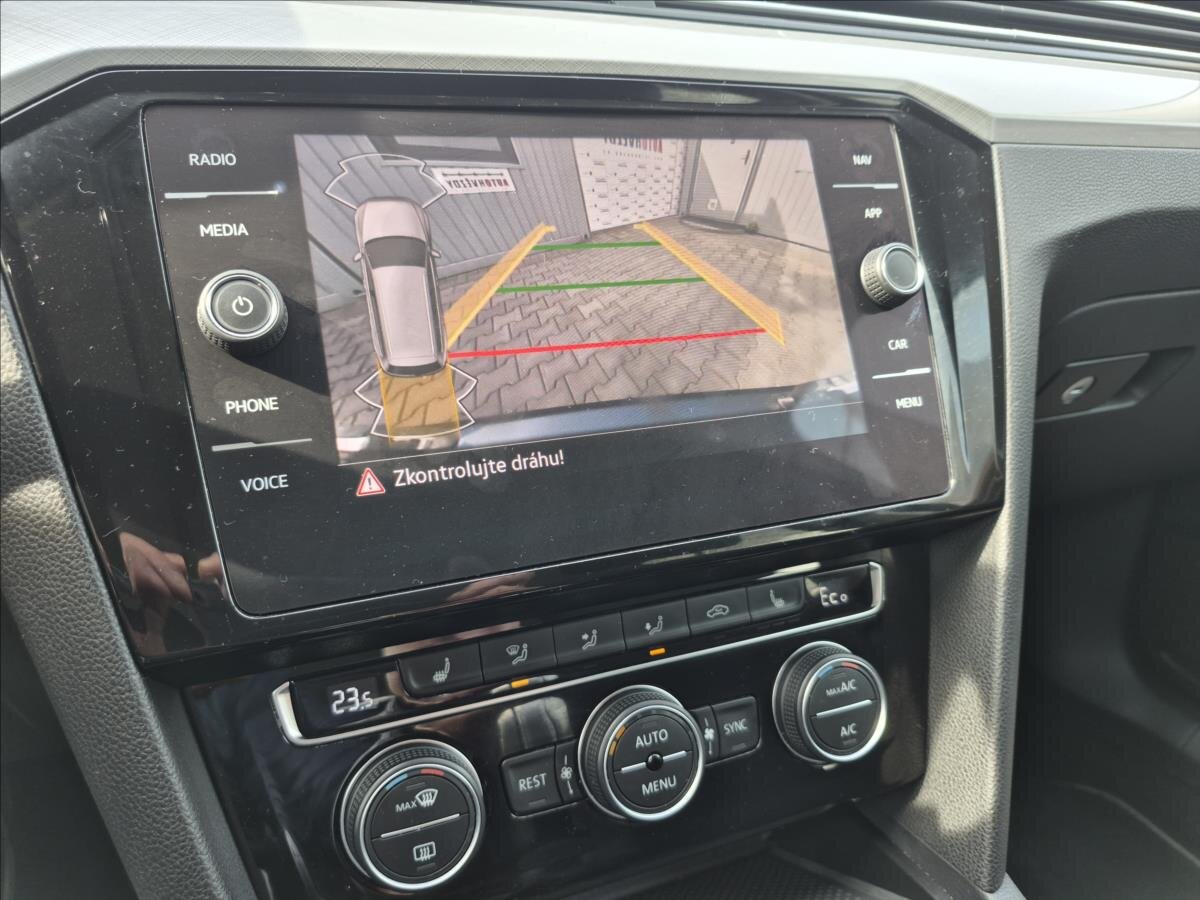 Volkswagen Passat Kombi 1,4 l 160 kw