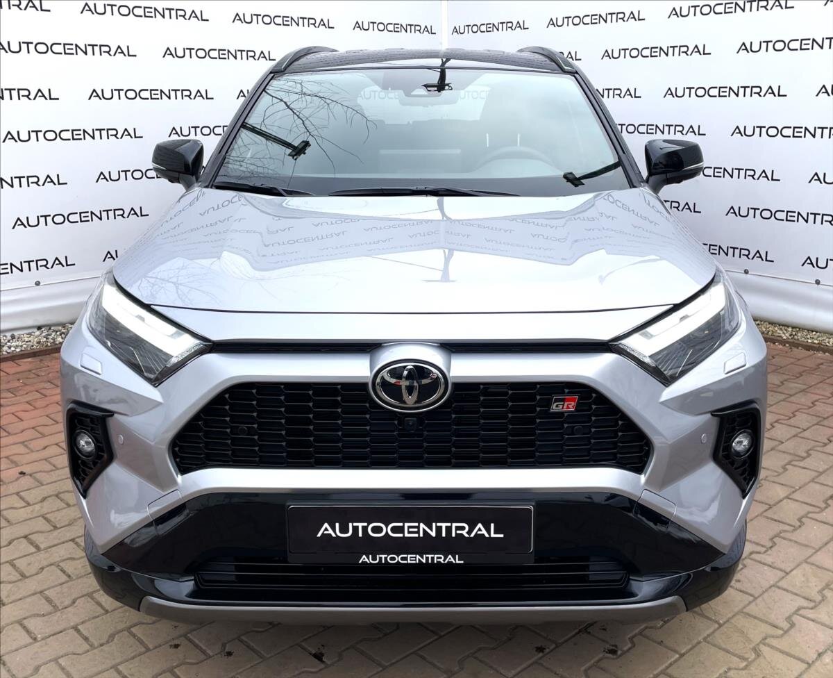Toyota RAV4 SUV 2,5 l 219 kw