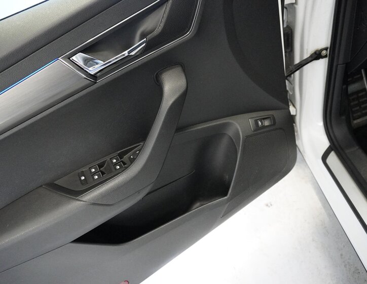 Škoda Karoq SUV / Terénní 1,5 l 110 kw