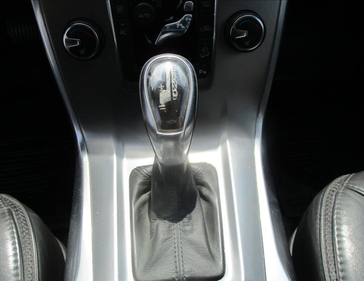 Volvo XC70 Kombi 2,4 l 120 kw