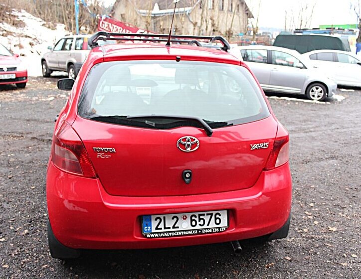 Toyota Yaris Hatchback 998,0 51 kw