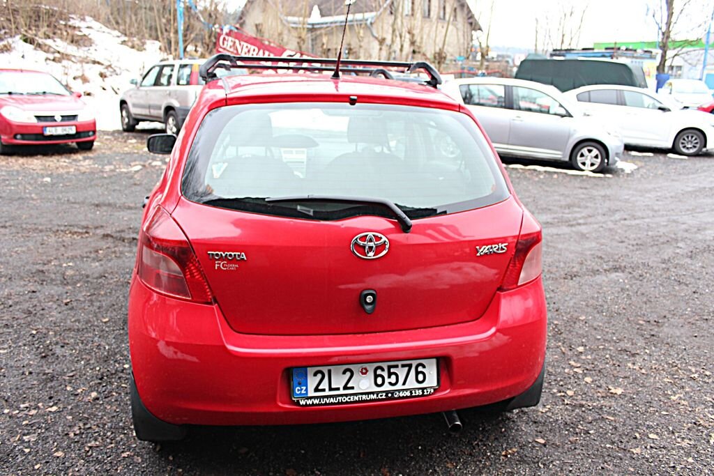 Toyota Yaris Hatchback 998,0 51 kw