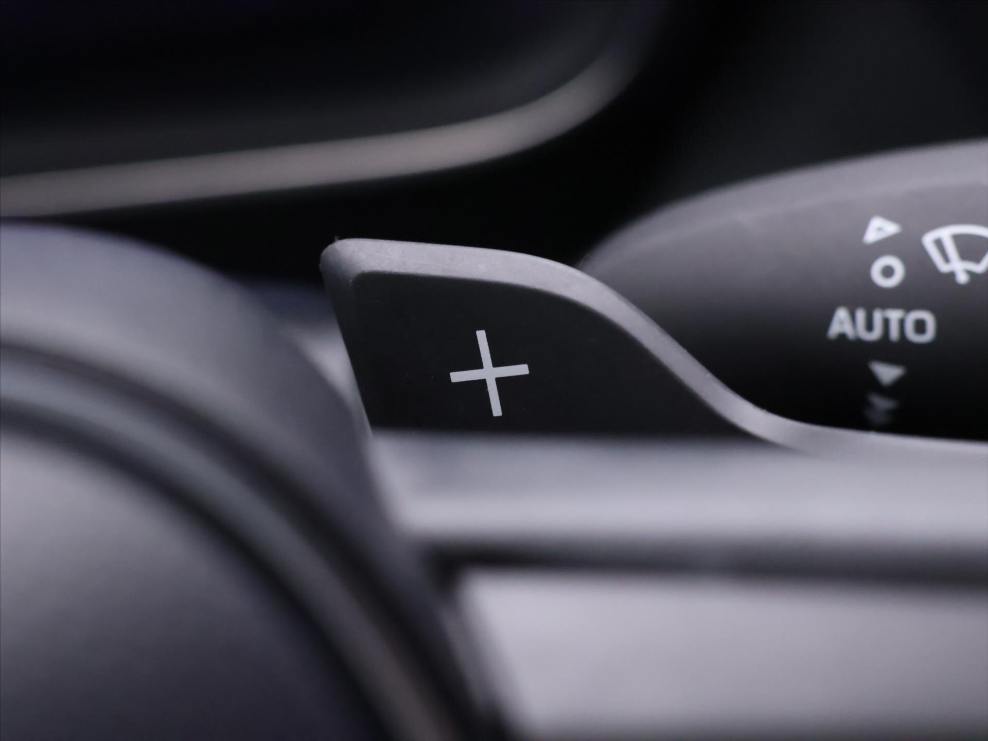 Toyota Corolla Kombi 2,0 l 112 kw