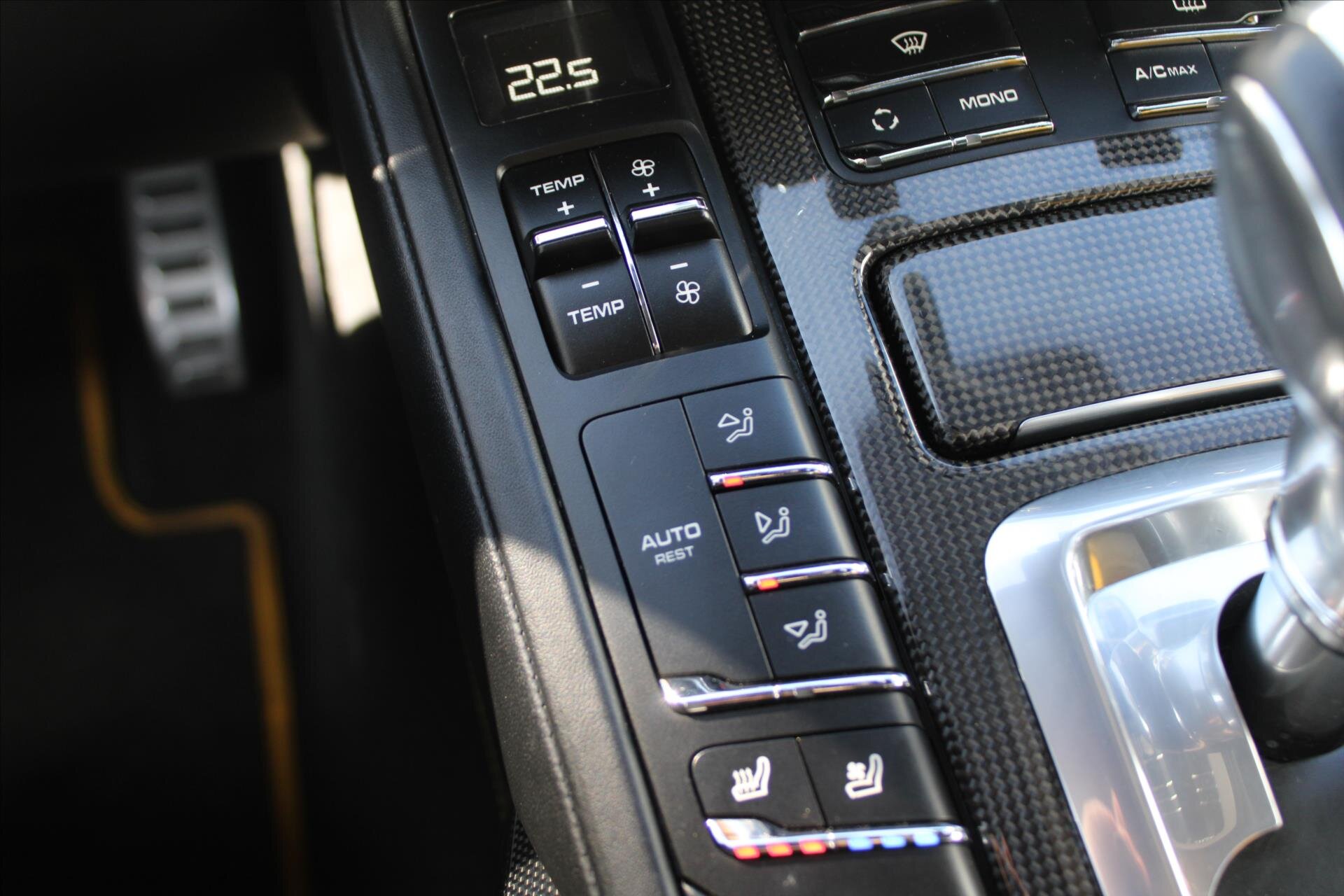 Porsche Cayenne SUV / Terénní 4,8 l 397 kw