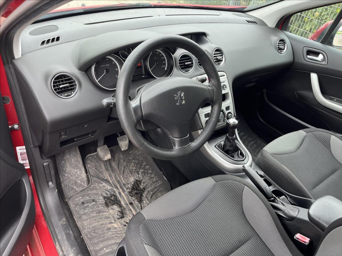 Peugeot 308 Hatchback 1,4 l 72 kw