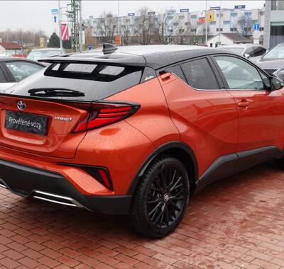 Toyota C-HR 4