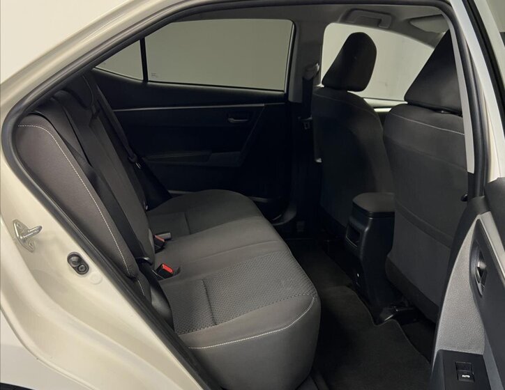 Toyota Corolla Sedan 1,6 l 97 kw