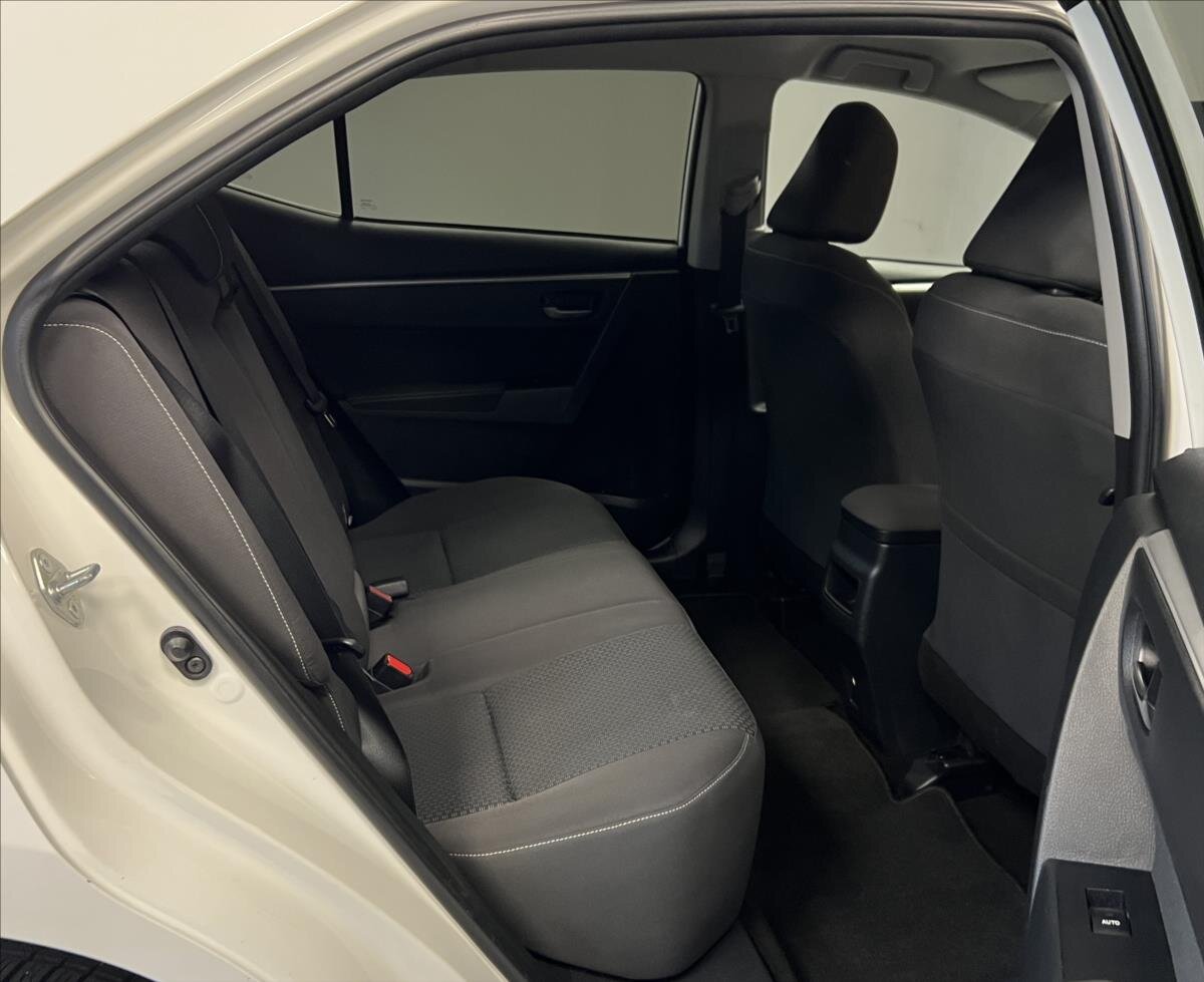 Toyota Corolla Sedan 1,6 l 97 kw