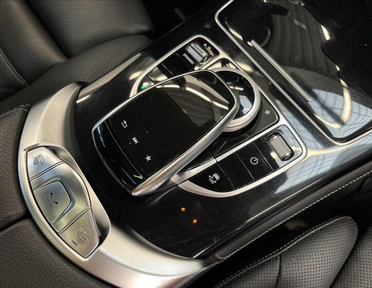 Mercedes-Benz GLC 19