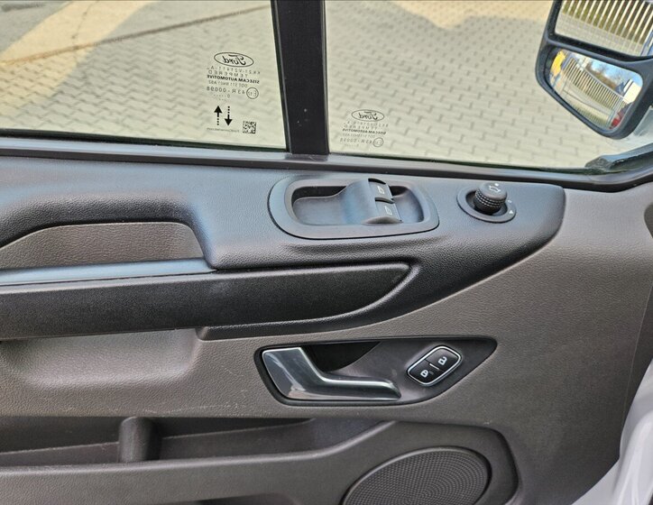 Ford Transit Custom 11