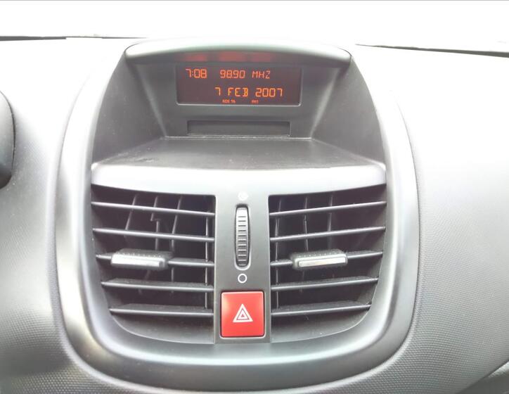 Peugeot 207 10