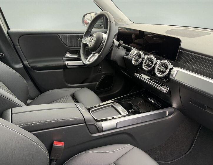 Mercedes-Benz GLB SUV / Terénní 1,3 l 120 kw