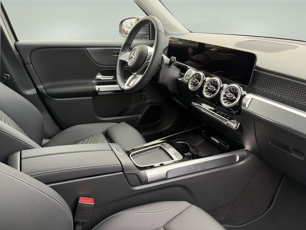 Mercedes-Benz GLB SUV / Terénní 1,3 l 120 kw