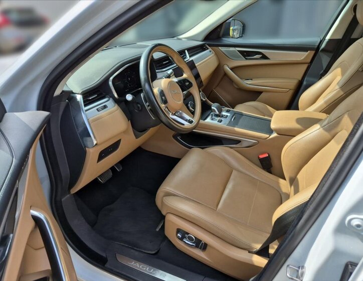 Jaguar F-Pace SUV / Terénní 2,0 l 150 kw