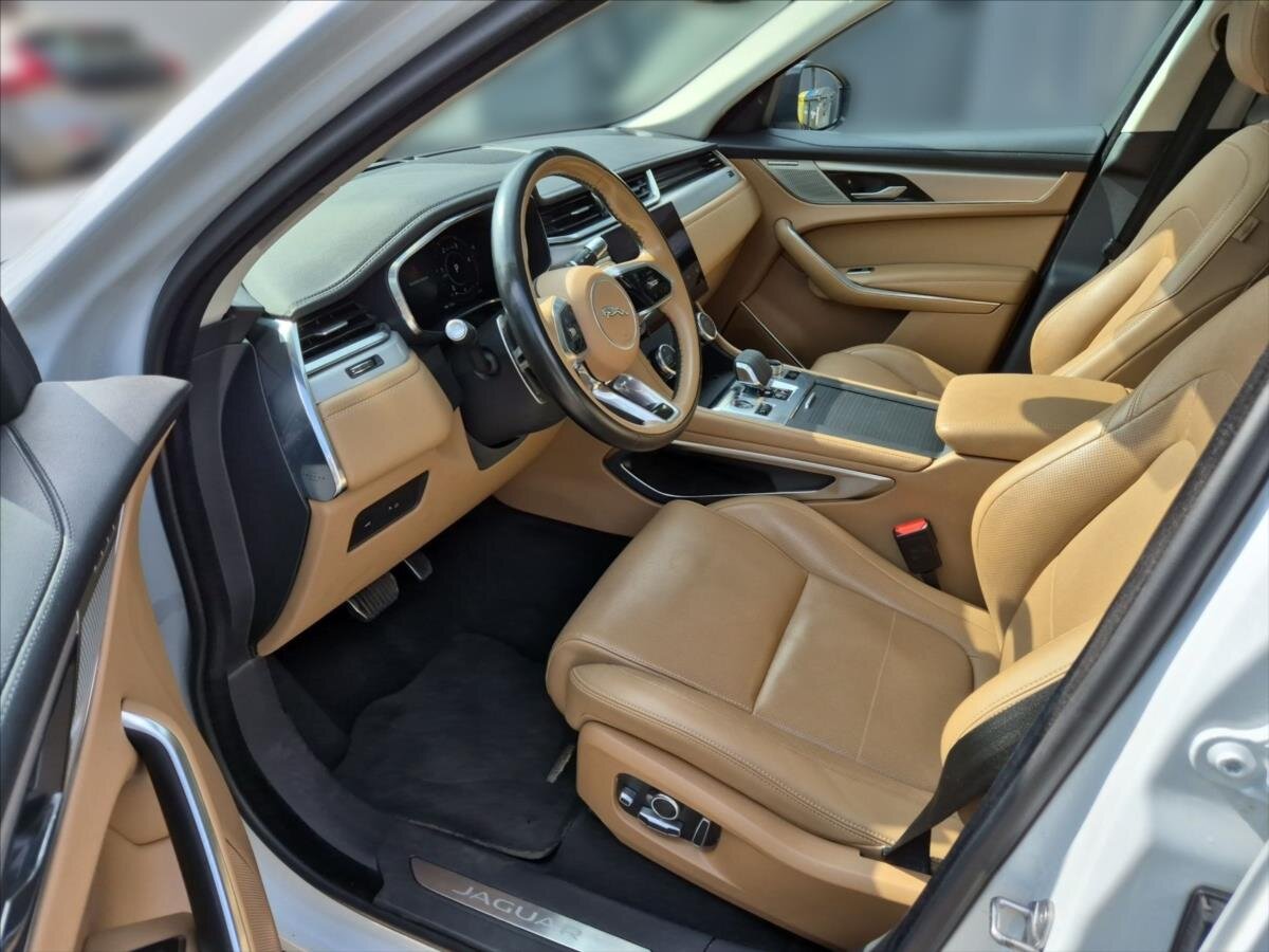 Jaguar F-Pace SUV / Terénní 2,0 l 150 kw