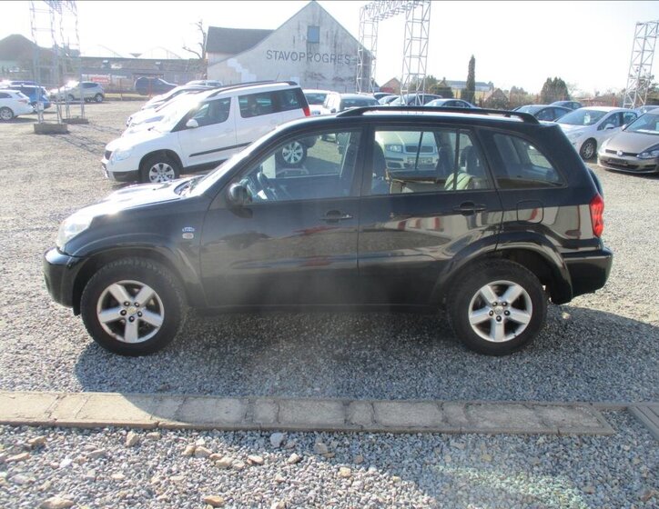 Toyota RAV4 SUV 2,0 l 85 kw