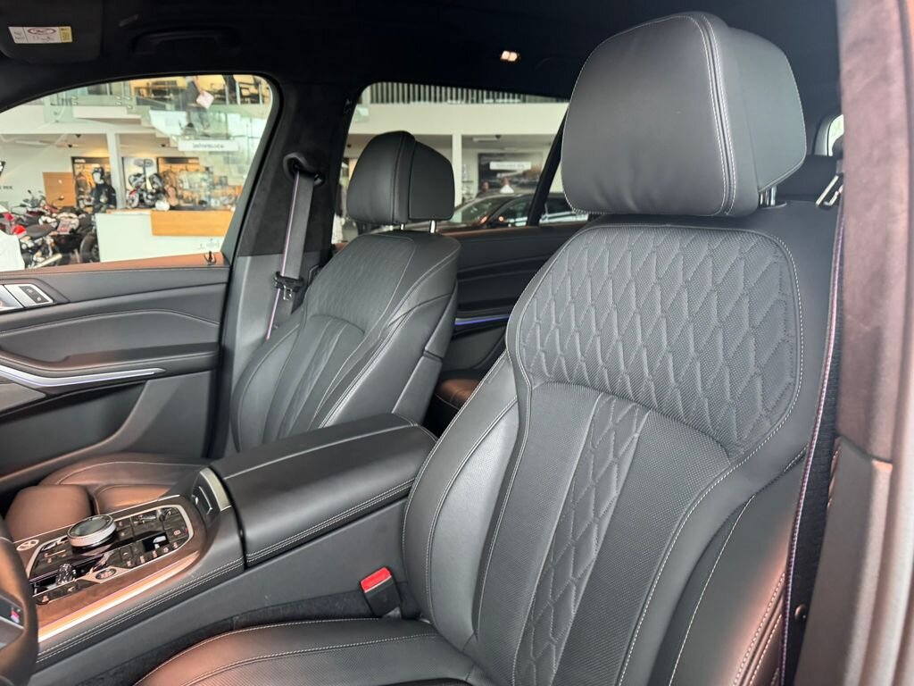 BMW X7 SUV / Terénní 3,0 l 250 kw