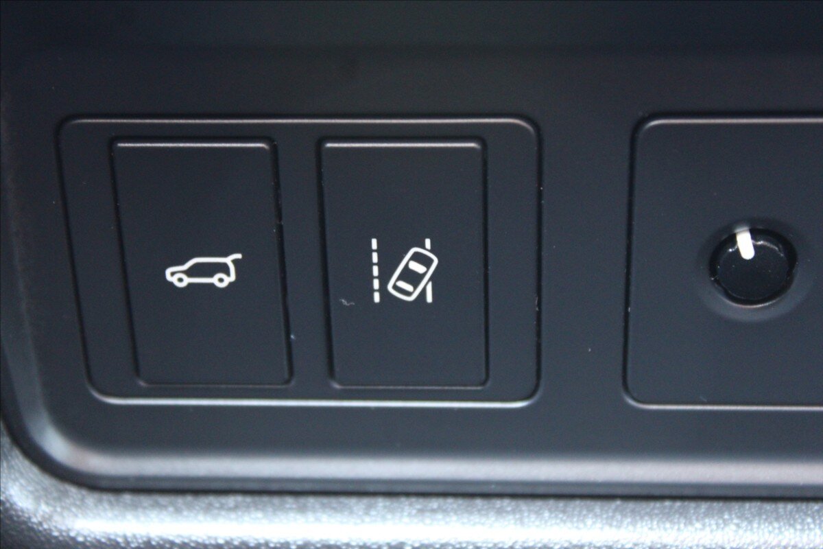 Land Rover Discovery Sport SUV / Terénní 2,0 l 110 kw