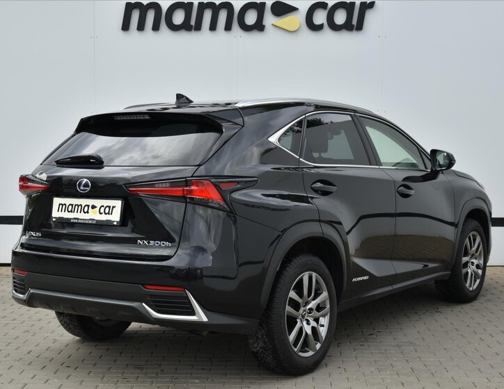 Lexus NX 300h SUV / Terénní 2,5 l 145 kw