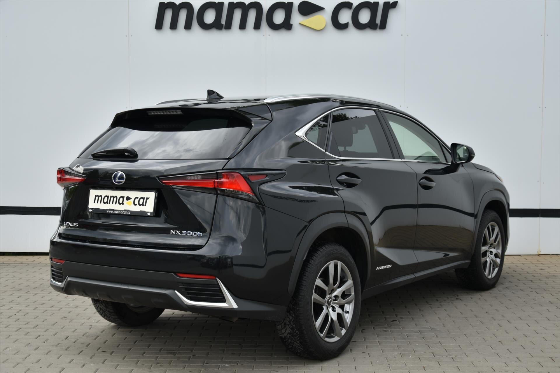 Lexus NX 300h SUV / Terénní 2,5 l 145 kw