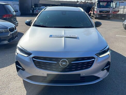 Opel Insignia Kombi 2,0 l 128 kw